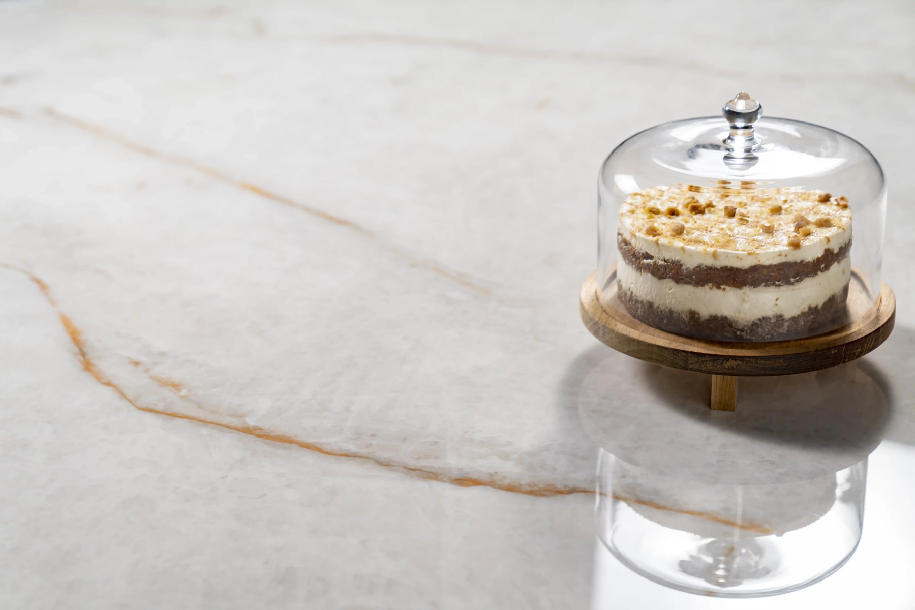 Ascale Crystal Lux White — ภาพจากผู้ผลิต 3