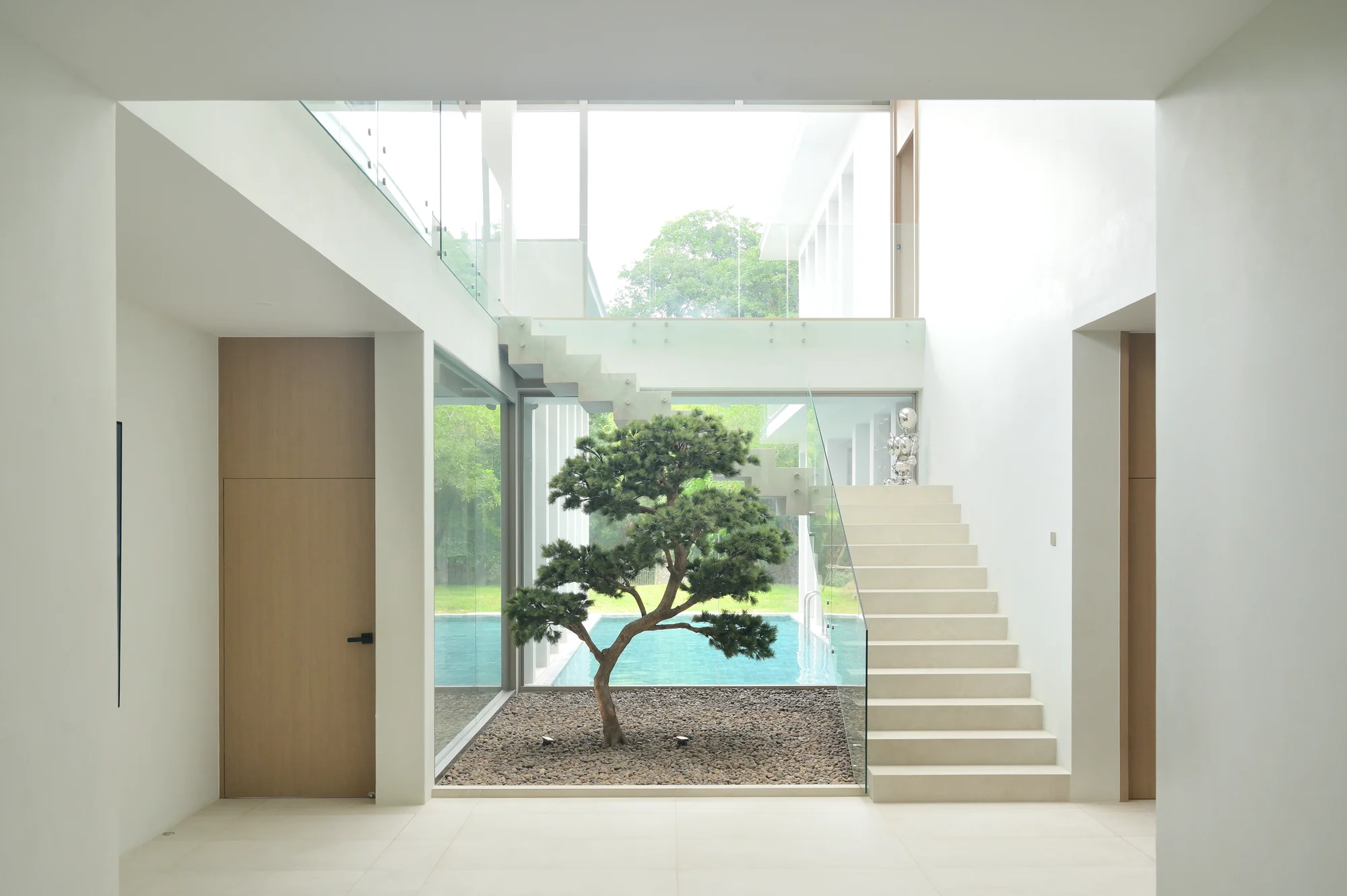 ครัวโทนอ่อนพร้อมไอส์แลนด์ — โถงและบันได